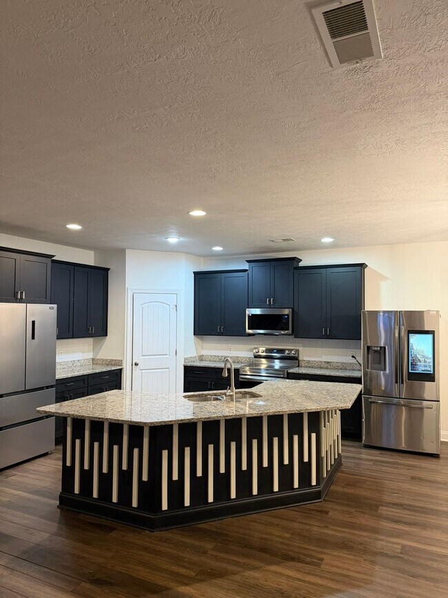 Building Photo - Welcome to your new home!