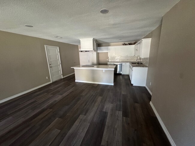 Building Photo - 605 S Ridgeway Dr