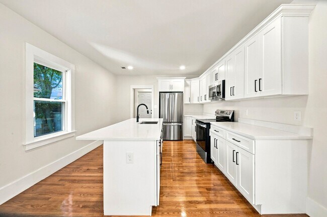Building Photo - 32 Westmore Rd