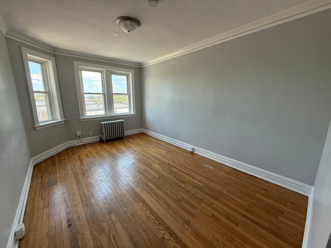 Building Photo - 5910 W 26th St