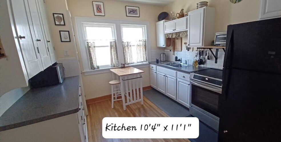 Kitchen - 304 Wellington Rd