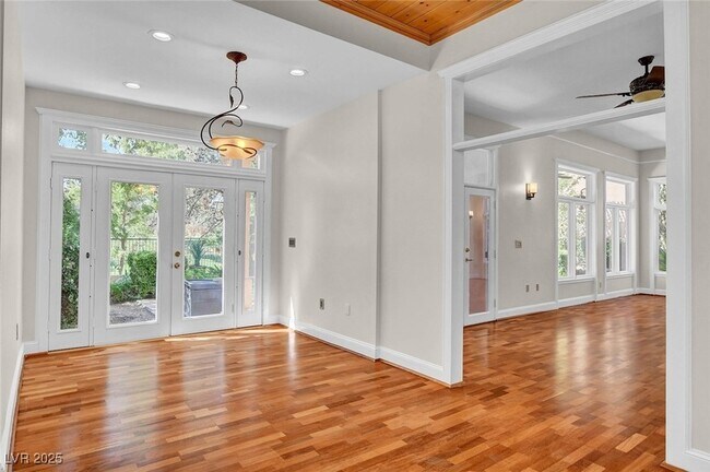 Building Photo - 9005 Opus Dr