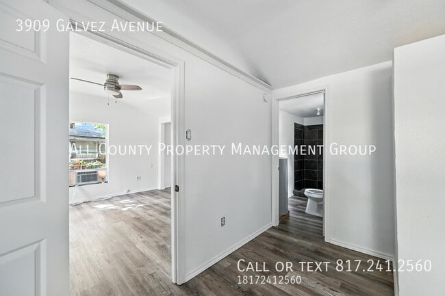Building Photo - 3909 Galvez Ave