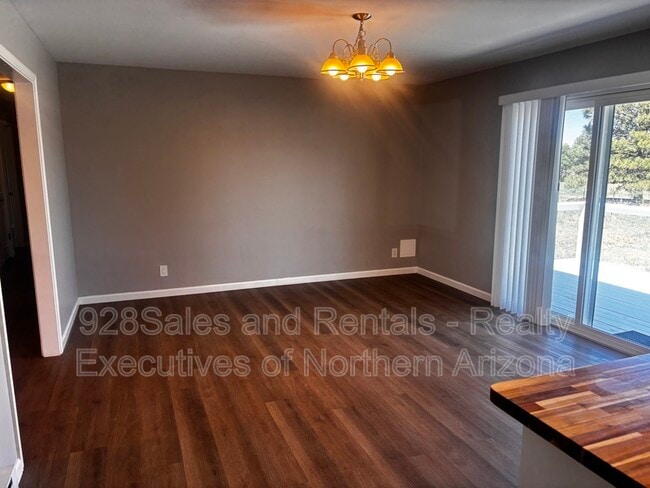 Building Photo - 7815 Prairie Dog Ln