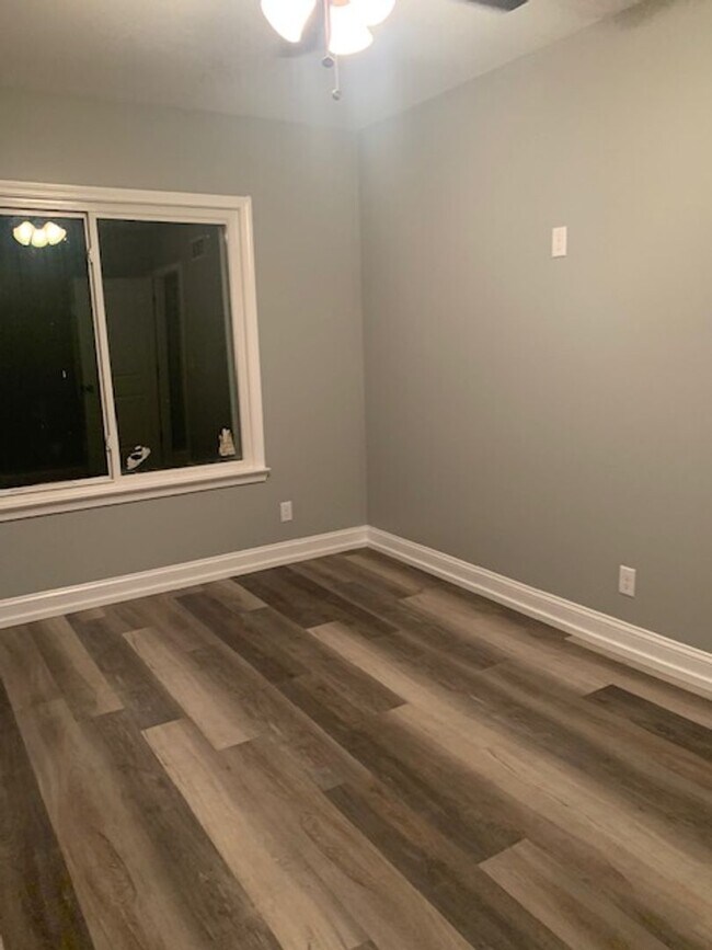 Building Photo - All Utilities Included!!  Freshly Remodele...