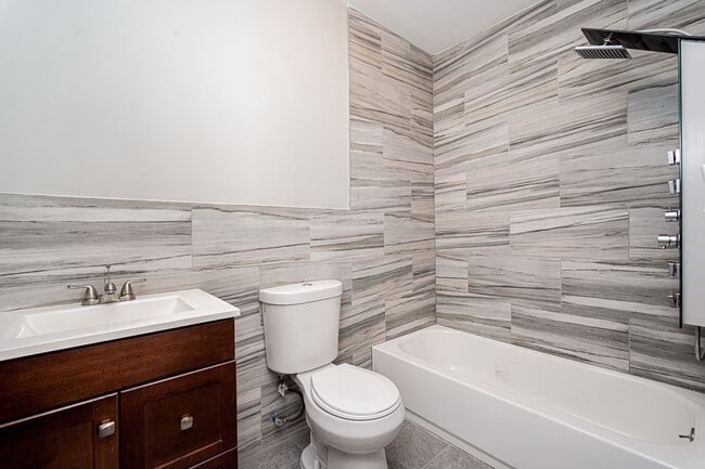 Building Photo - 163 Monticello Ave