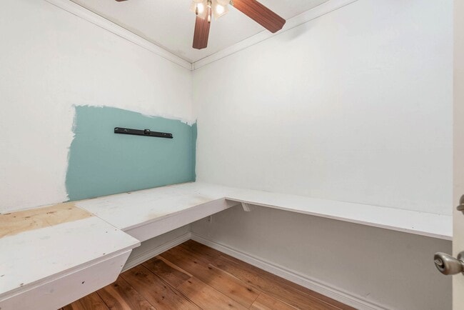 Building Photo - 10 acres with 3/2 cabin for rent in Navaso...