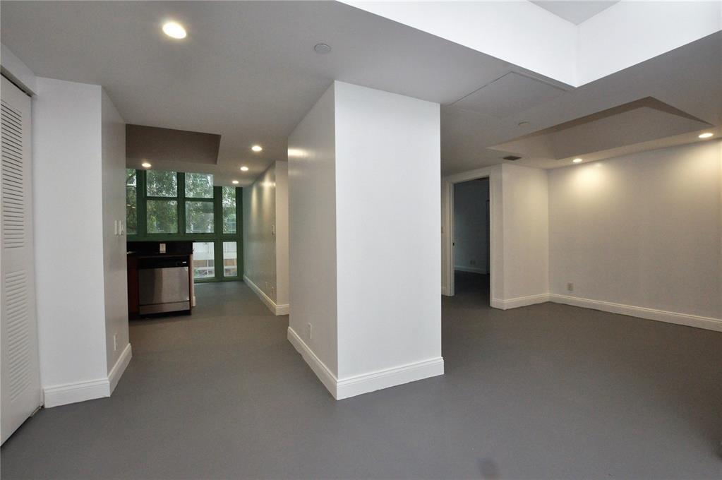 Building Photo - 101 E Flagler St