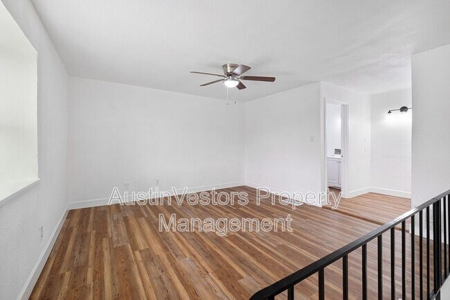 Building Photo - 2217 Mission Hill Dr