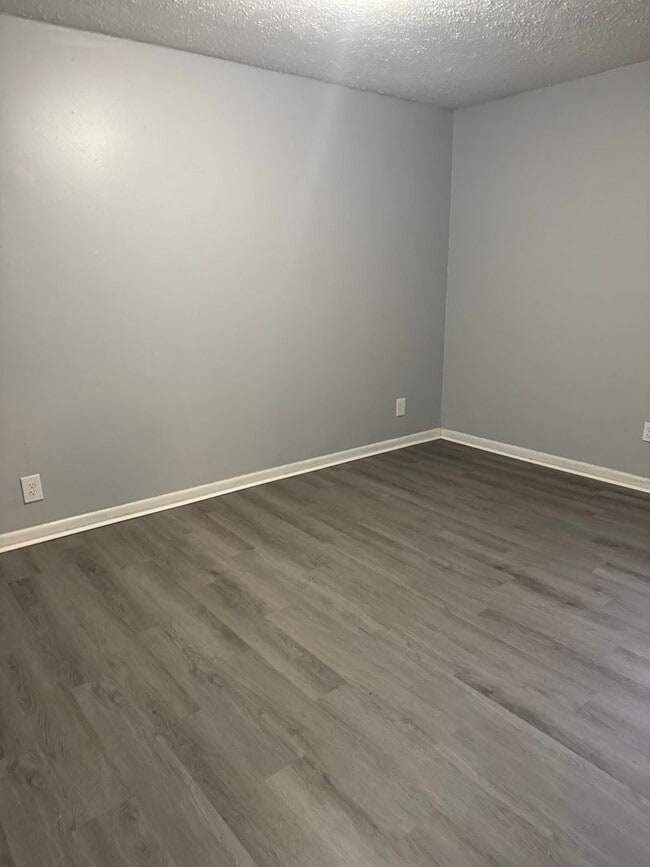 Building Photo - 2418 Alma St