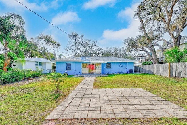 Building Photo - 1668 Cleveland St