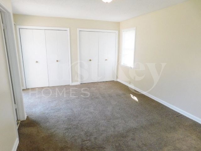 Building Photo - 3034 Oak Allee St