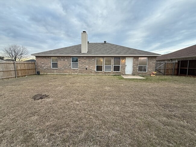 Building Photo - 7033 Snowy Owl St