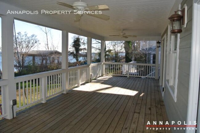 Building Photo - 7025 bay front drive