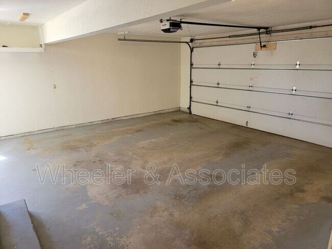 Building Photo - 1269 E 3075 N