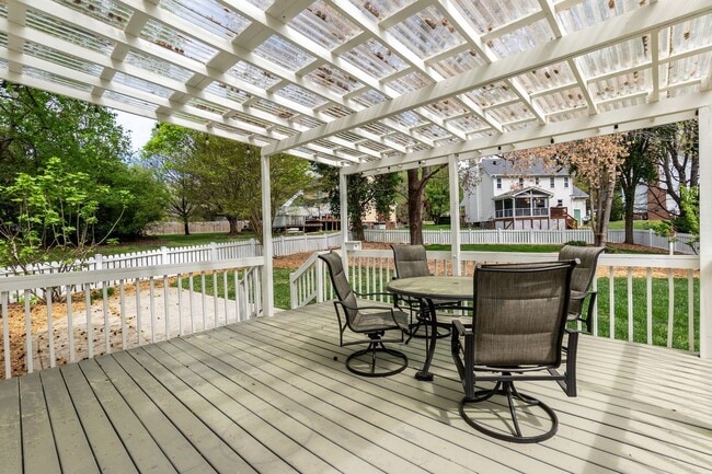 Building Photo - Meticulous Four Bedroom Dream Home!