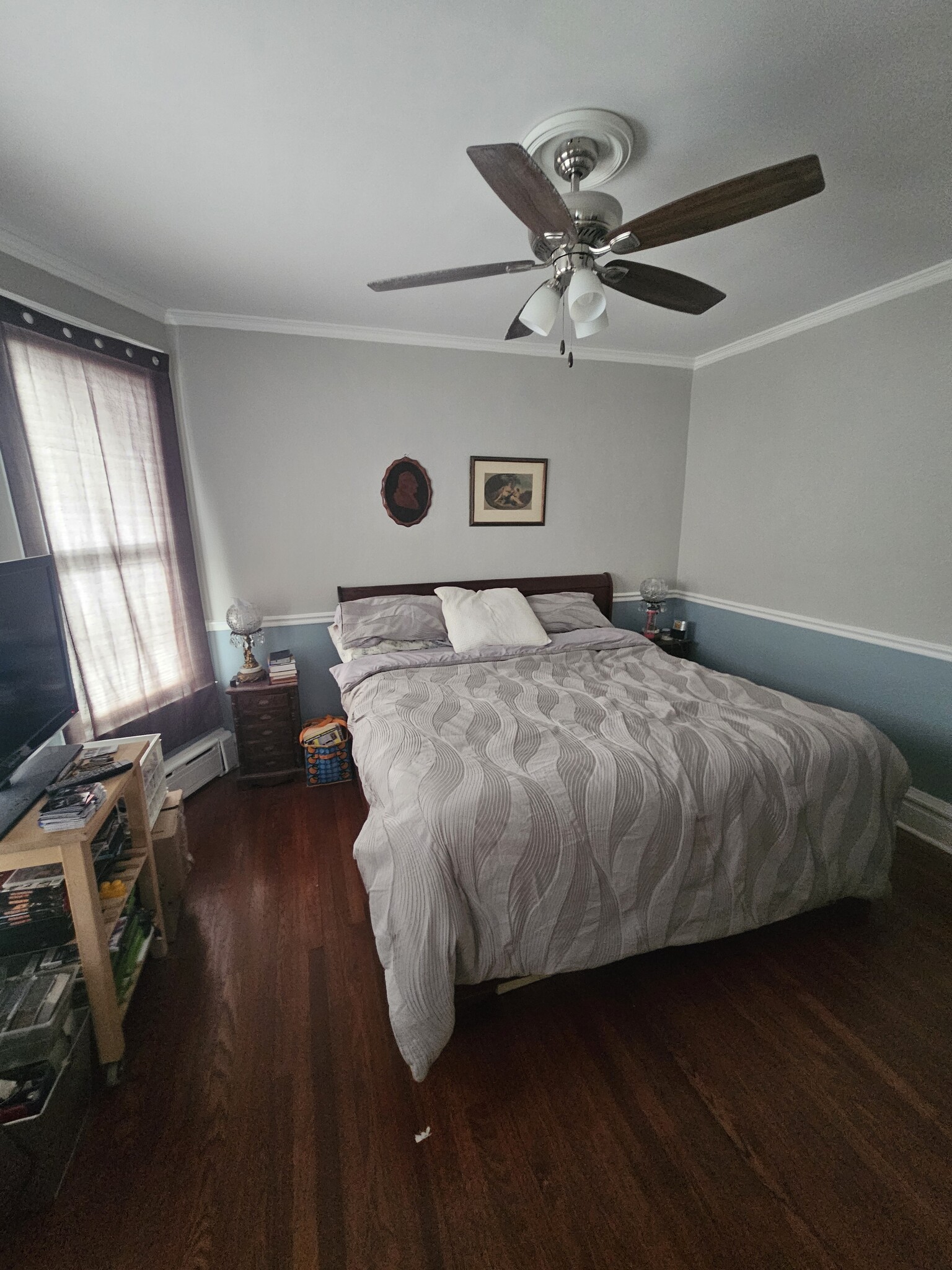 Bed - 7560 W Touhy Ave