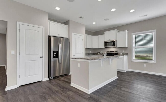 Building Photo - Stunning 3/2.5 Townhome Available Now!