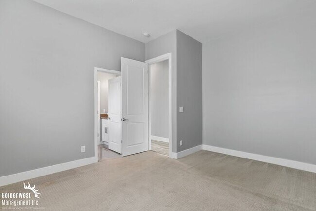 Building Photo - Fairmount Ave