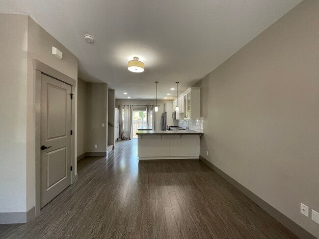 Building Photo - Incredible 2 Bed 1.5 Bath + Den  in N Portland near Peninsula Park! A/C and More!