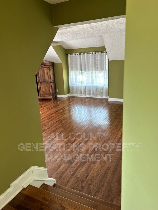 Building Photo - 3383 W 151st St