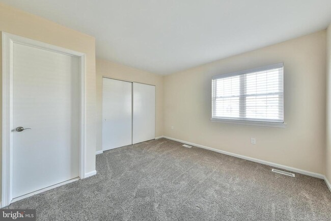 Building Photo - 702 Spice Bush