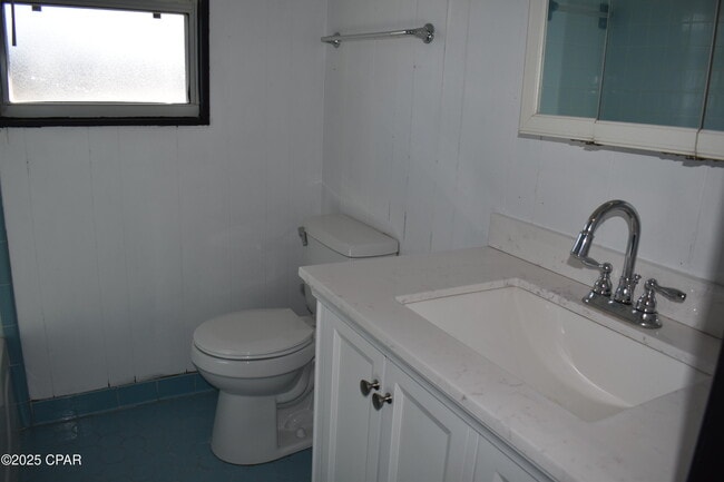 Building Photo - 3613 E 14th St