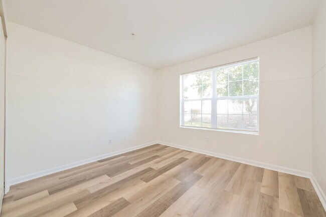 Building Photo - 12158 W Dorado Pl
