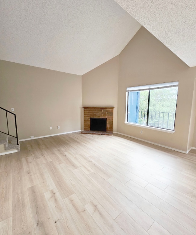 Interior Photo - Orchard Park