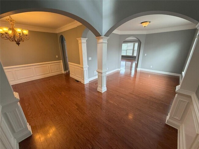 Building Photo - 3730 Clay Ct