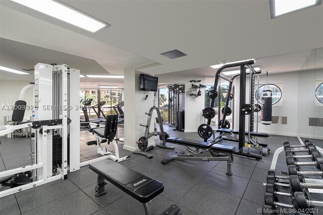 Building Photo - 20185 E Country Club Dr