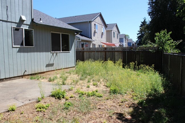 Building Photo - 4 br, 2.5 ba home in Scappoose neighborhood