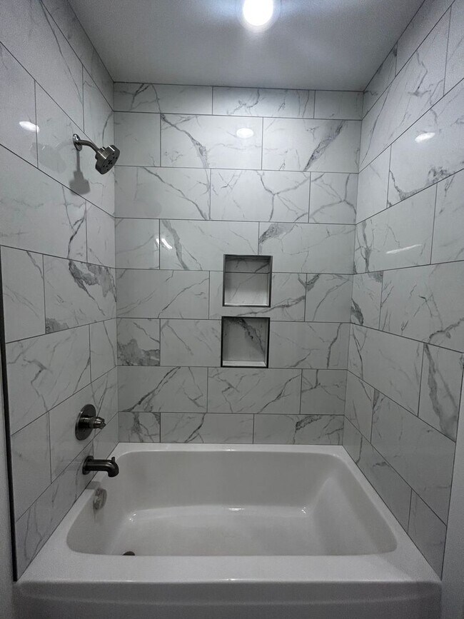 Building Photo - **  AVAILABLE AUGUST 2026  **  Beautiful Downtown Apartment with Private Rooftop Deck  Call to in...