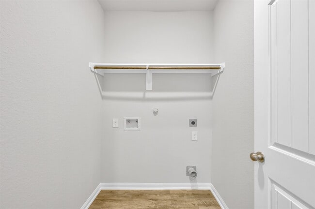 Building Photo - 16609 Merry Pines Dr