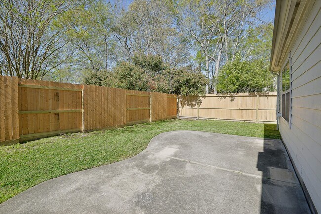 Building Photo - 2825 Woodspring Forest Dr