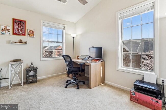 Building Photo - 43212 Wild River Square