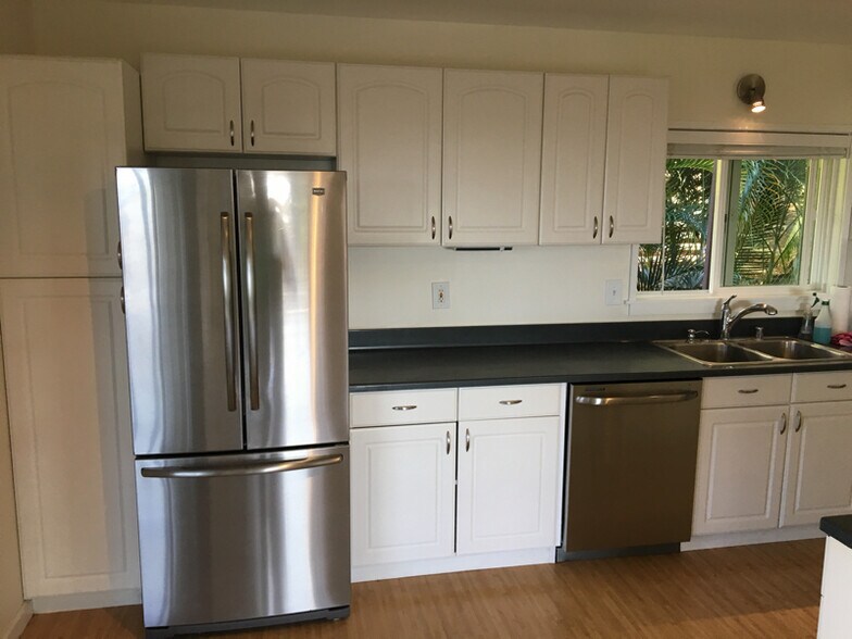 Building Photo - 1959 Puowaina Dr