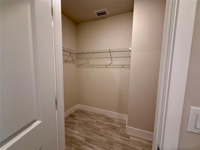 Building Photo - 49 Pilgrim Dr