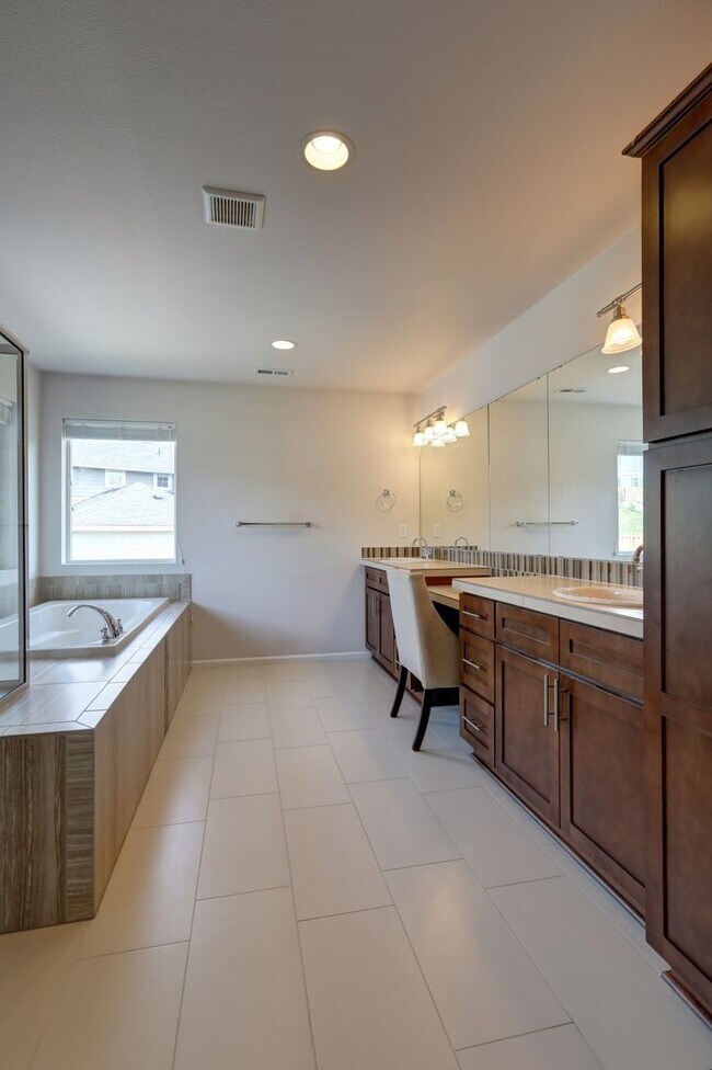 Building Photo - 4 Bedroom Home with Open Den, Living & Family Rooms – Space for Everyone