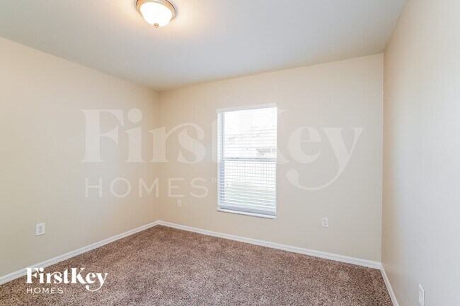 Building Photo - 363 Claridge Cir