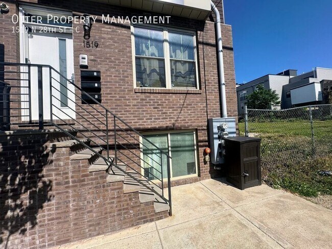 Building Photo - 1519 N 28th St