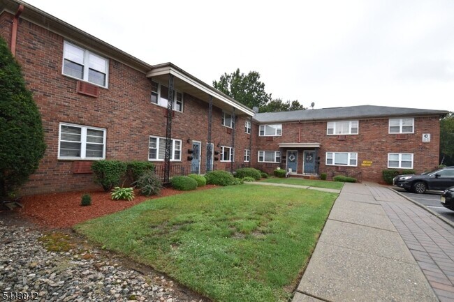 Building Photo - 422 Ringwood Ave