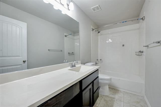 Building Photo - 1504 Emerald Tree Pl