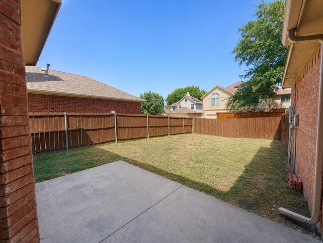 Building Photo - 709 Ridgemont Dr