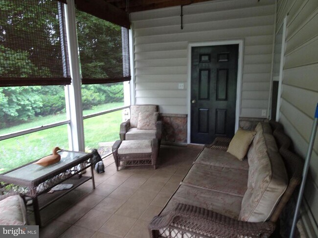 Building Photo - 101 Colonial Downs Ct