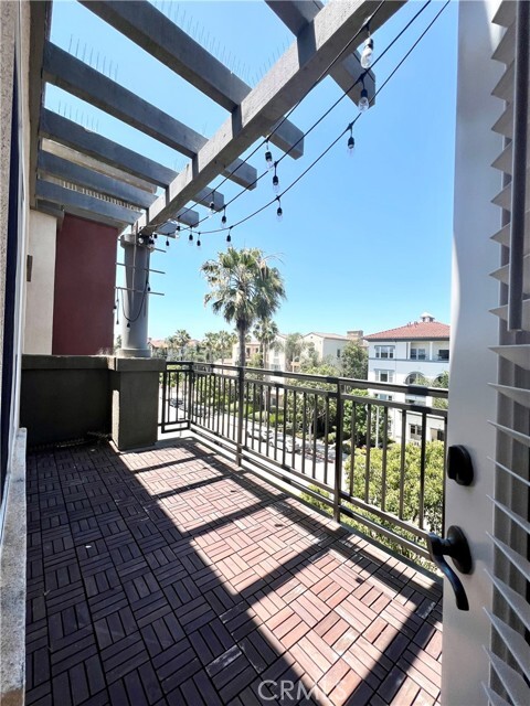 Building Photo - 6020 S Seabluff Dr