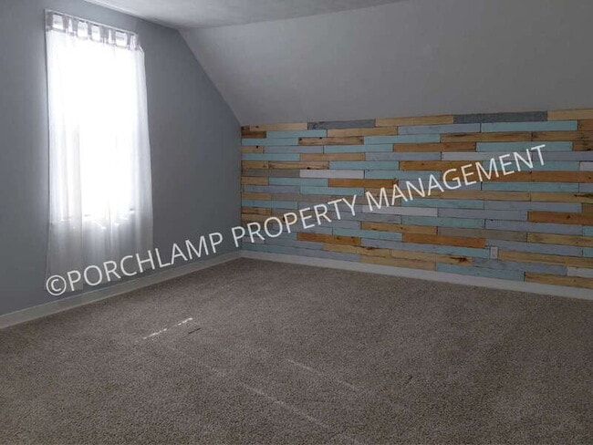 Building Photo - 606 Houston Ave