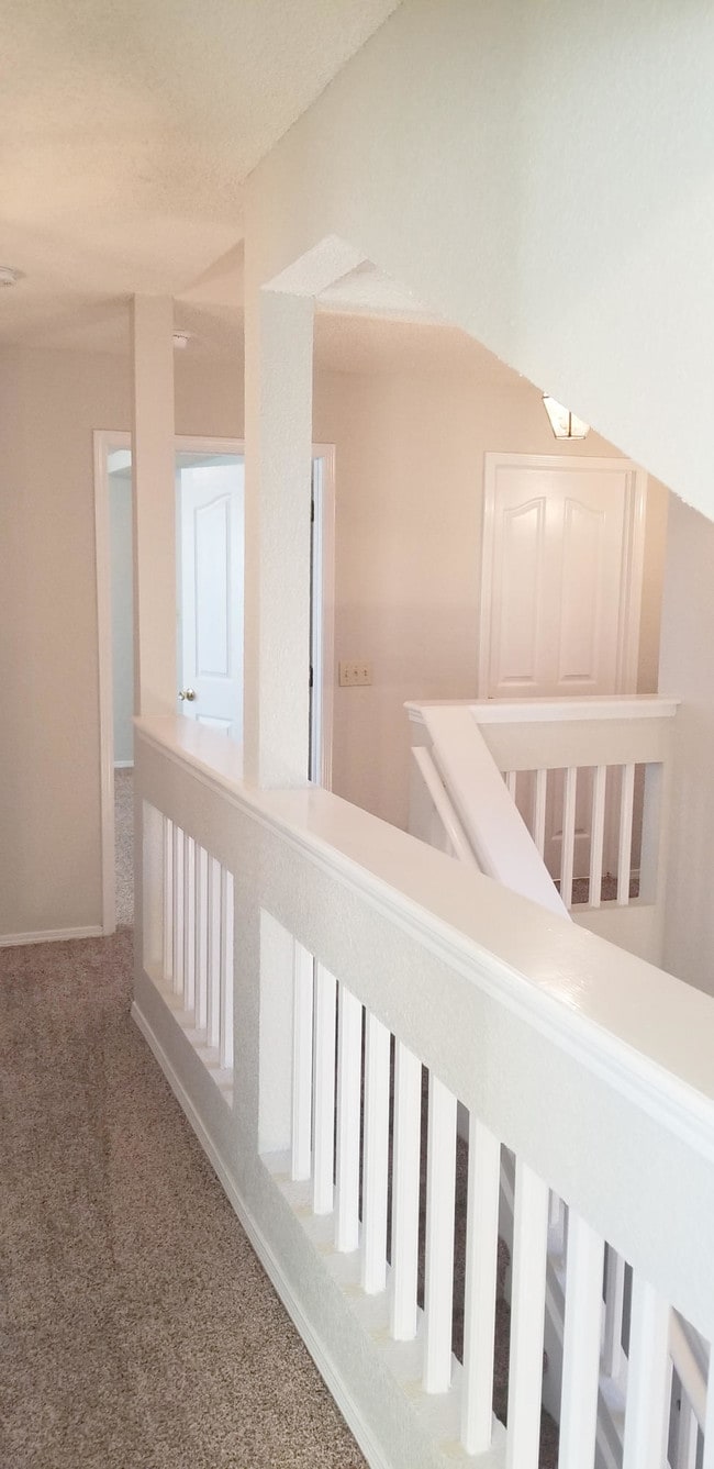 Building Photo - 6928 Crown Ridge Dr