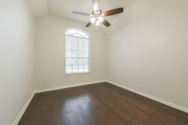 Building Photo - 3603 E Cedar Hollow Dr