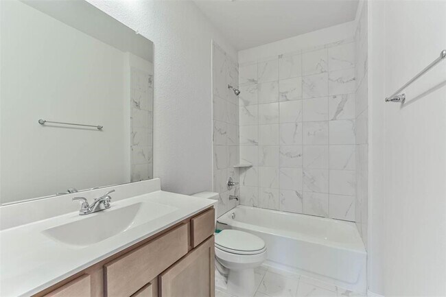 Building Photo - 704 Ocean Palms Dr
